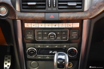 2017款北京BJ80 2.3T捍卫者