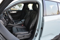 2019款沃尔沃XC40 2.0T四驱子夜亚马逊蓝T4