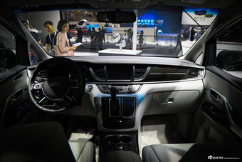 车展实拍瑞风M6 直接对标别克GL8