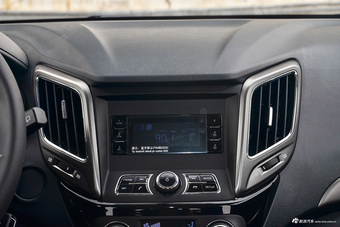 2017款长安CS15 1.5L自动豪华天窗版