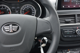 2018款奔腾X40网红版 1.6L手动舒适型