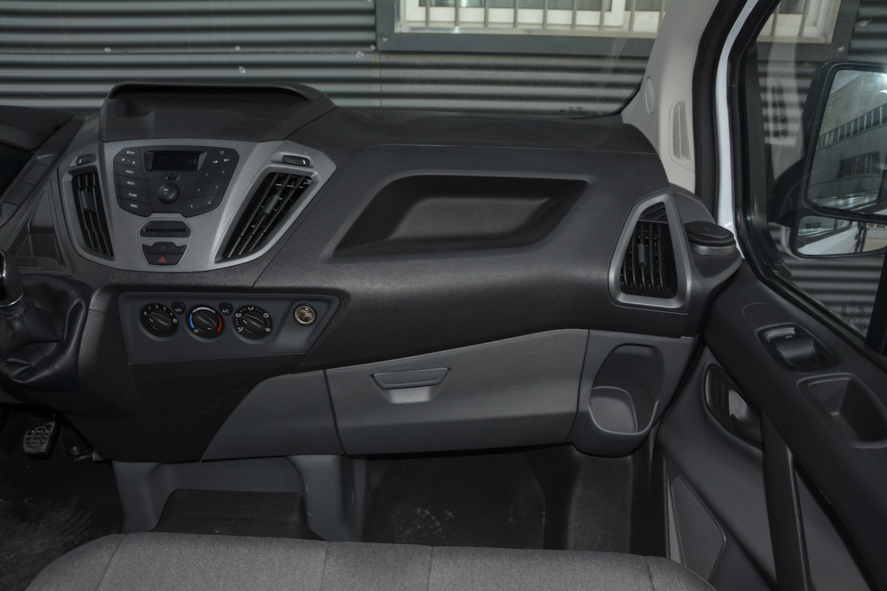 2017款新全顺 2.0T自动汽油多功能商用车短轴低顶