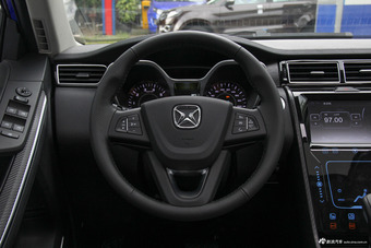 2016款驭胜S330 1.5T自动两驱旗舰版