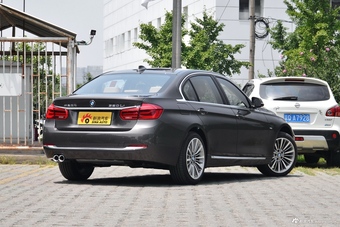 2018款宝马3系2.0T自动320Li 领先型豪华套装