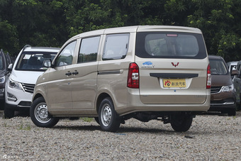 2012款五菱荣光1.5L加长标准型