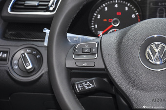 2016款迈腾1.8T自动TSI智享豪华型 幻影黑