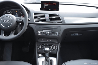 2018款奥迪Q3 30周年年型 30 TFSI风尚型