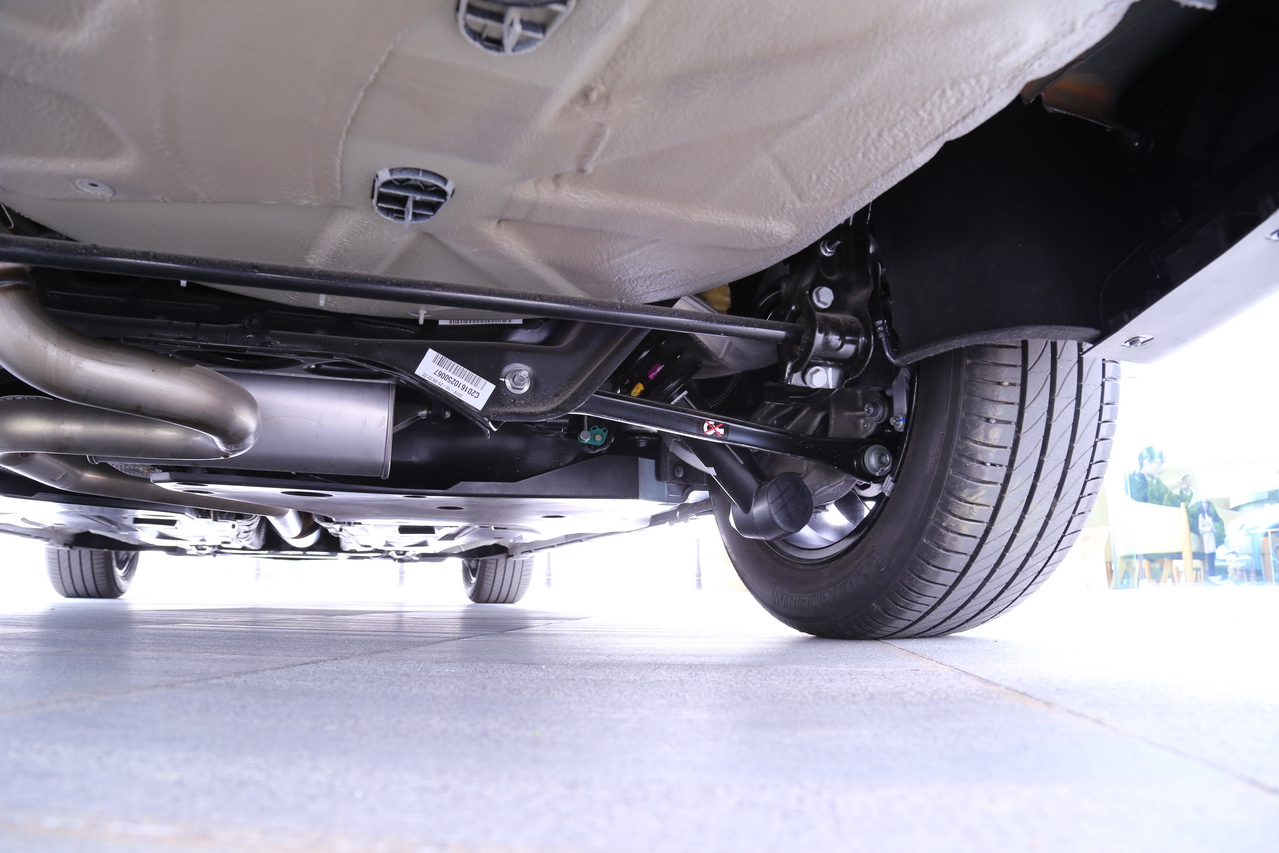 2017款东风雪铁龙C5 顶配版