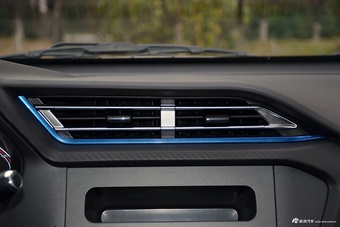 2017款瑞虎3X 1.5L手动版I 白色