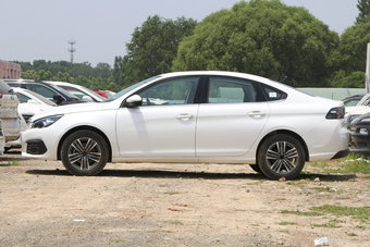 2018款标致308 1.6L自动豪华版