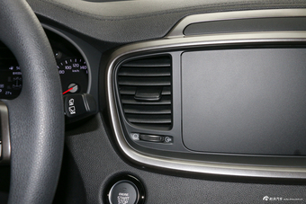 2018款索兰托L 2.0T自动四驱柴油都市版7座