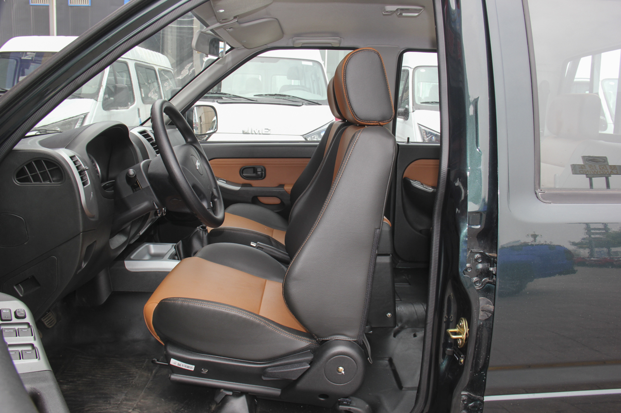 2018款宝典2.9T手动新超值柴油两驱豪华型标准货箱JX4D30B5L