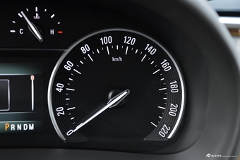 2017款GL8 2.0T自动 28T舒适型 白色