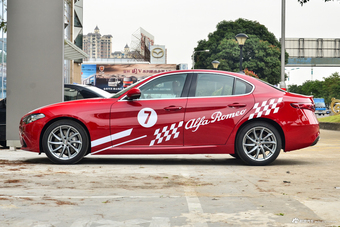 2017款Giulia 2.0T自动280HP豪华版