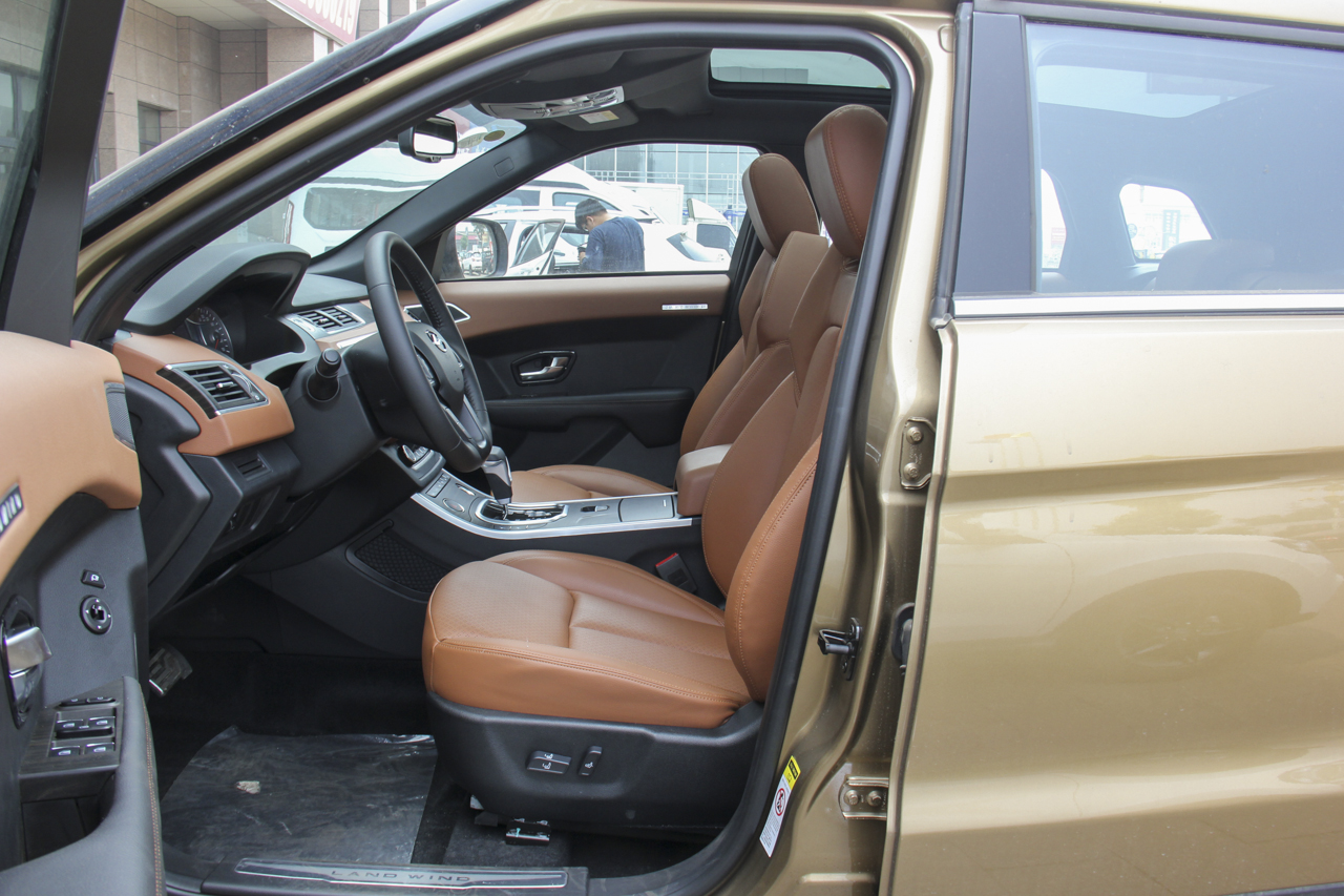 2018款陆风X7劲越 1.5T自动全景尊贵型