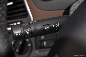 2016款上汽大通G10 2.0T自动豪华行政版