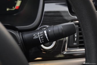 2017款北汽威旺 M50F 1.5L 手动豪华型 棕色