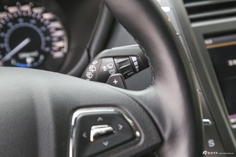 2014款林肯MKC 2.0T自动四驱尊耀版