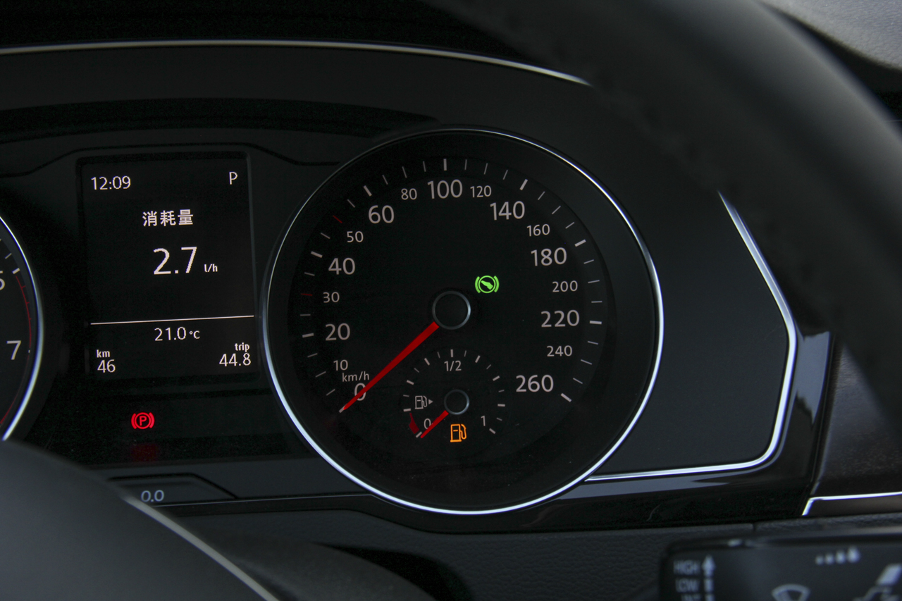 2018款迈腾改款1.8T自动330TSI DSG豪华型