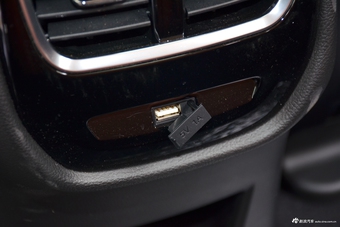 2017款宝骏560律动版1.5T手动乐享型