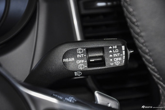 2016款保时捷Macan 2.0T自动