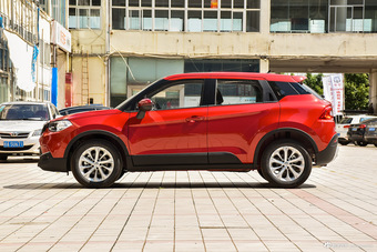 2016款中华V3 1.5L手动智能型 炫耀红