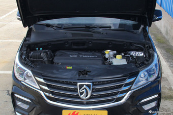 2017款宝骏560律动版1.5T手动尊享型