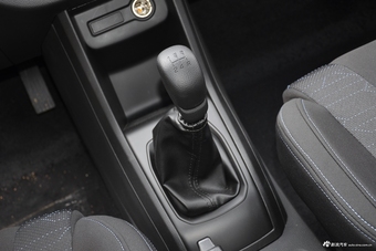 2016款宝骏310 1.2L手动超值型