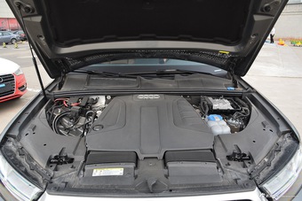 2016款奥迪Q7 2.0T自动40TFSI S-Line运动型