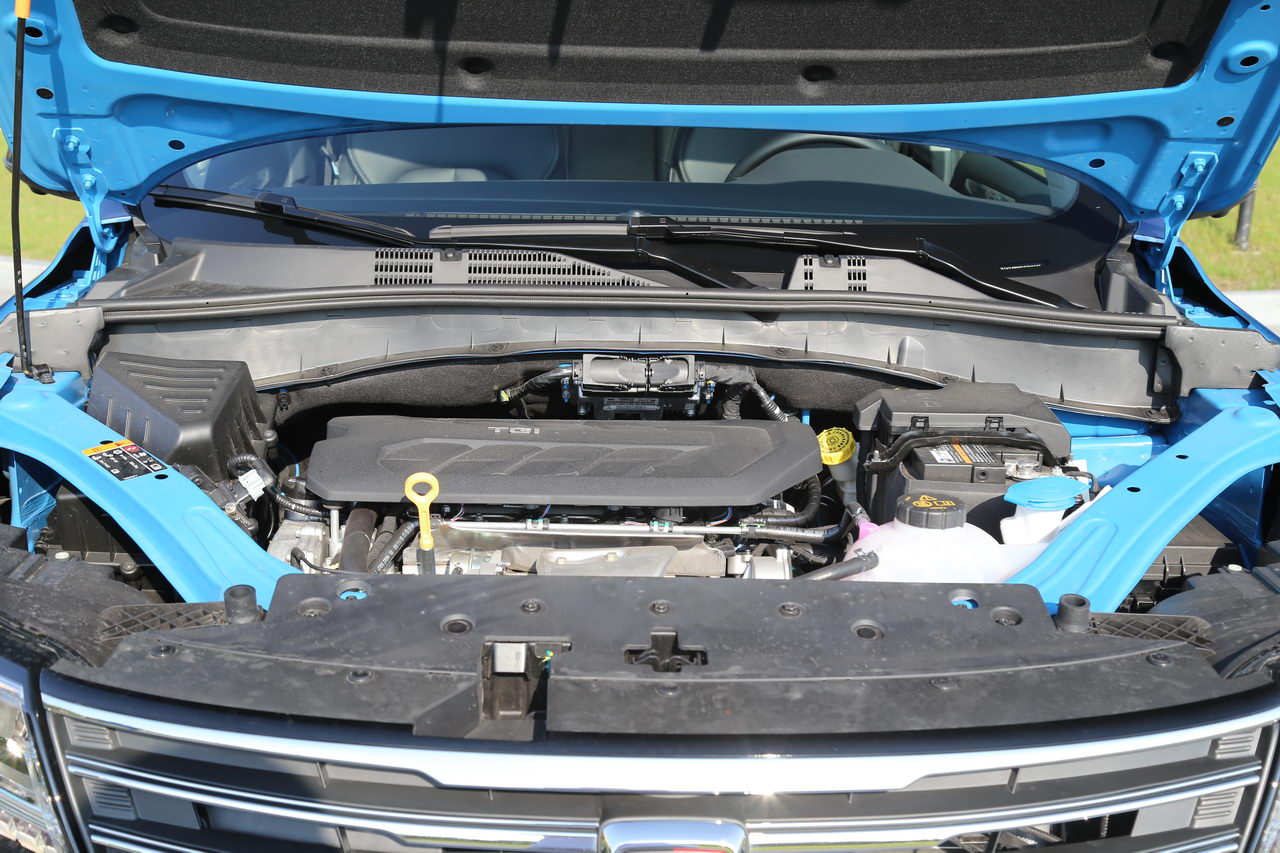 2016款荣威RX5 30T自动四驱互联网智尊版