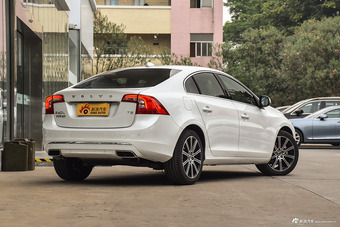 2018款沃尔沃S60L 2.0T自动T5智驭版 