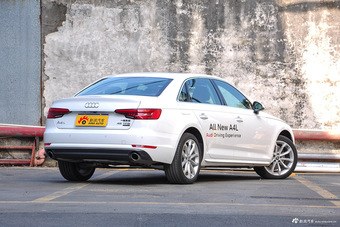 2017款奥迪A4L 2.0T自动45TFSI quattro风尚型