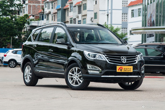 2015款 宝骏560 1.8L手动精英型