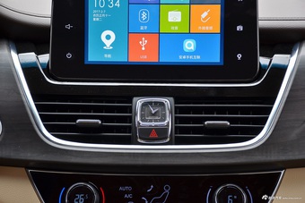 2017款宝骏730 1.5T手动尊享型7座