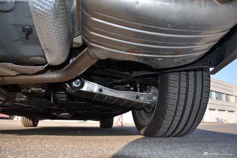 2017款奥迪A4L 2.0T自动45TFSI quattro运动型