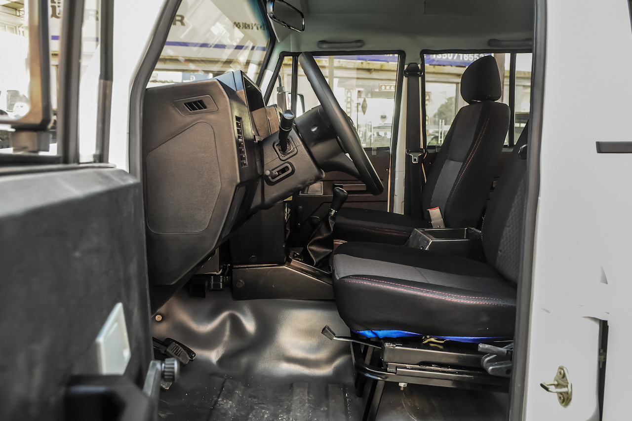 2016款战旗2.0L手动CK豪华型 国V