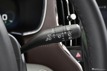 2017款荣威eRX5 EV400 电动互联至尊版