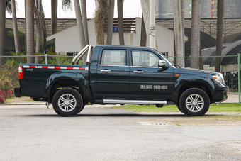 2015款中兴威虎TUV 2.8T手动柴油两驱超值版大双