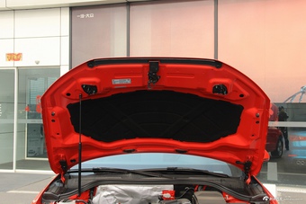 2017款奥迪Q3 2.0T自动35 TFSI风尚型