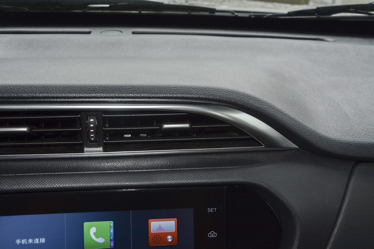 2018款瑞虎3 1.6L手动百万全球版