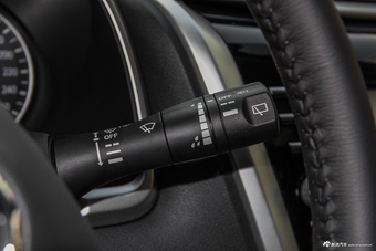 2017款楼兰2.5L自动S/C XE HEV混动四驱尊尚版