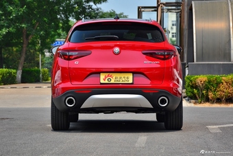2017款Stelvio 2.0T 200HP自动豪华版