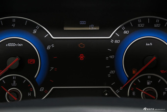 2016款海马V70 2.0L手动适·畅型 6座