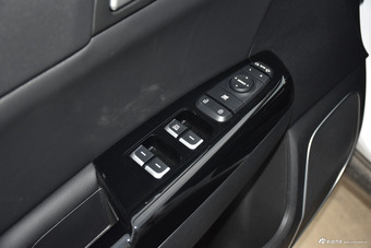 2016款起亚KX5 1.6T自动两驱DLX