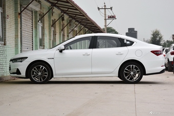 2019款秦Pro 1.5TI自动智联锋尚型