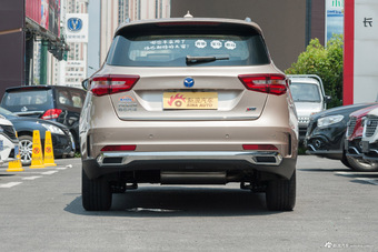  2018款君马S70 1.5T自动豪华型5座