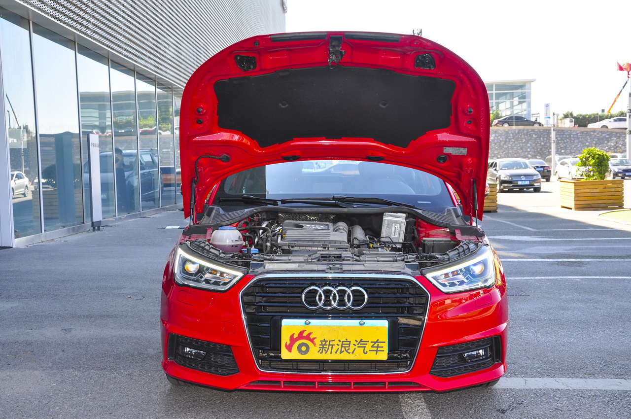 2016款奥迪A1 1.4T 自动30TFSI Sportback S Line运动版图片