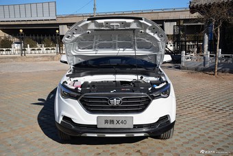 2017款奔腾X40 1.6L自动尊贵型图片