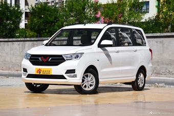 2018款五菱宏光S 1.5L手动舒适型