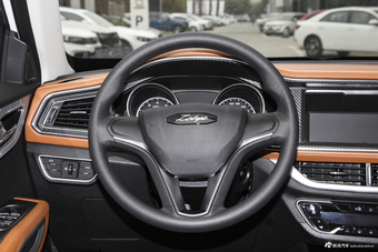 2017款众泰T300 1.5L手动精英型 